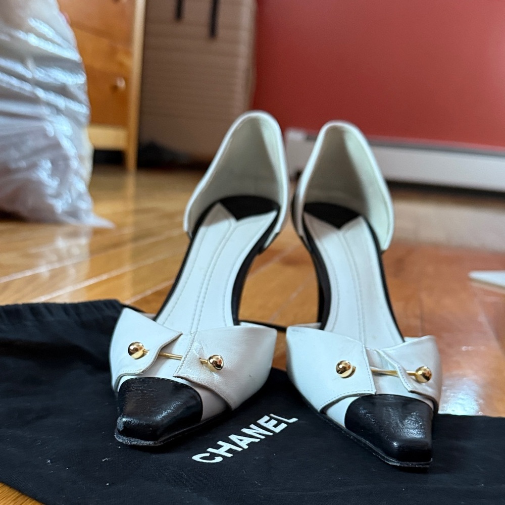 CHANEL Tuxedo Kitten Heels - Picture 2 of 6